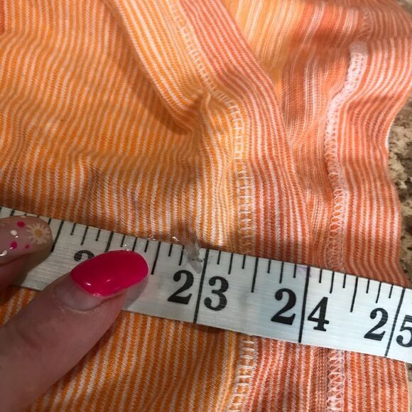 Old Navy XL Short Sleeve Athletic Top - Picture 8 of 11